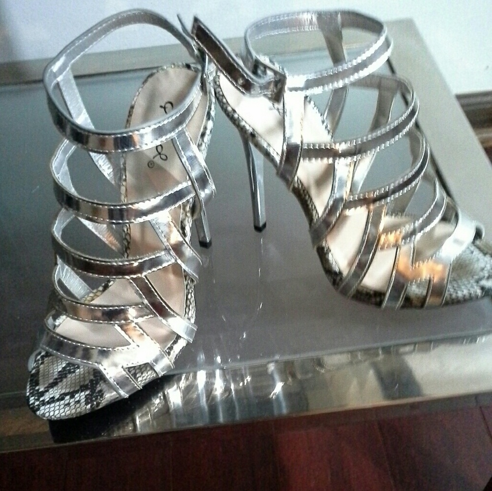 Shoes - Picture 2 of 3